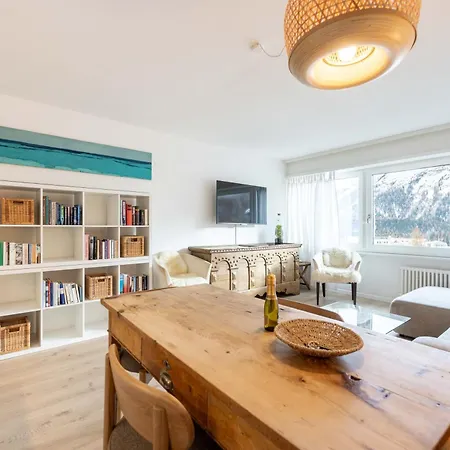 Tinus - 3 Min Walk To Lift